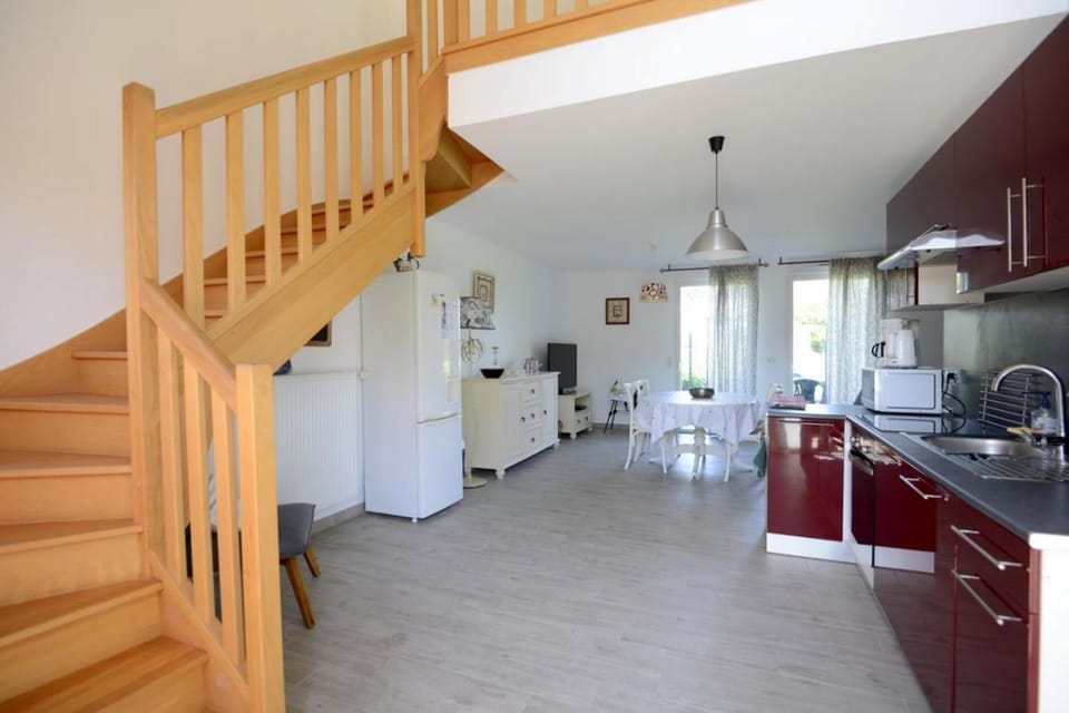 TV and multimedia, Kitchen or kitchenette, Living room, Dining area