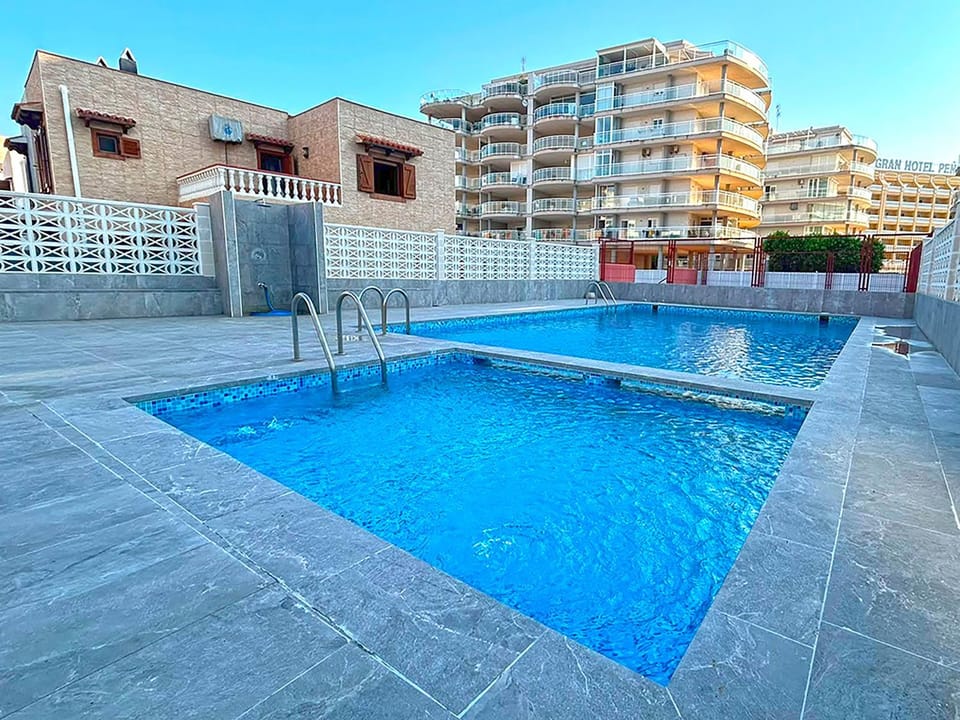 Spring, Bed, Activities, Winter, Summer, Balcony/Terrace, Beach, Hiking, Animals, Animals, Animals, Autumn, Pets, Pets, Pets, Pool view, Swimming pool, Sports, Entertainment, children, children, children, young children, young children, young children, older children, older children, older children, group of guests, group of guests, group of guests, cot, Family, Family, Family, Parking, microwave, pet friendly, pet friendly, air conditioner