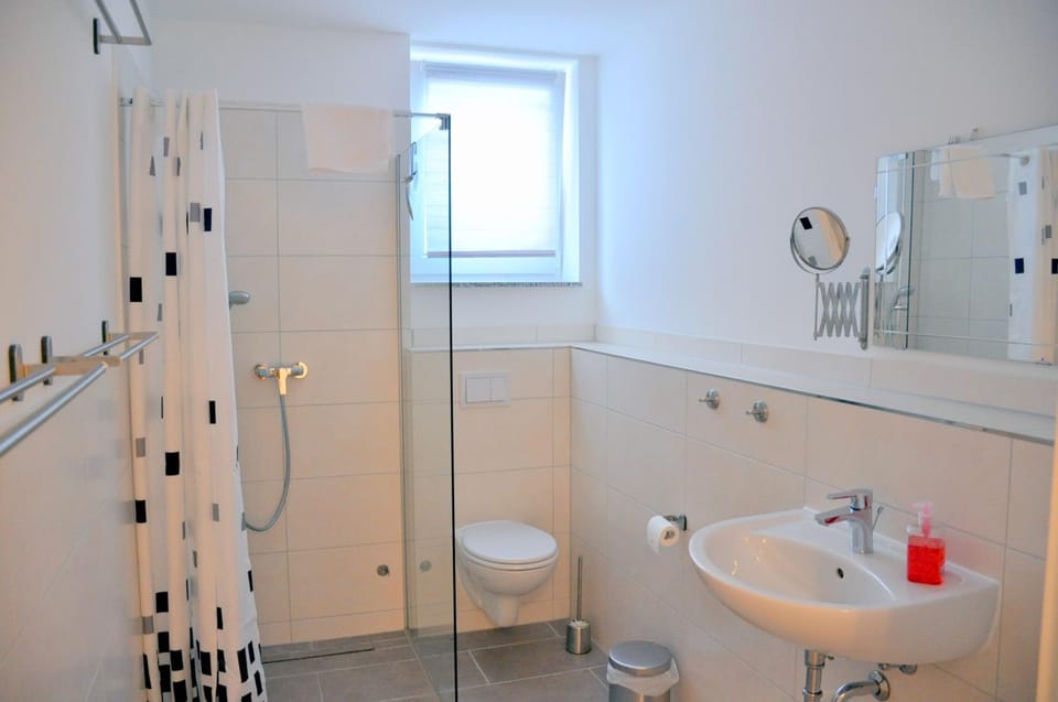 OMNI - Homes - Waldstraße Apartment in Saxony-Anhalt, Germany