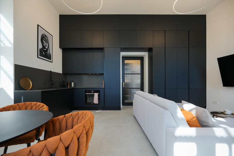 TV and multimedia, Kitchen or kitchenette, Living room, Dining area