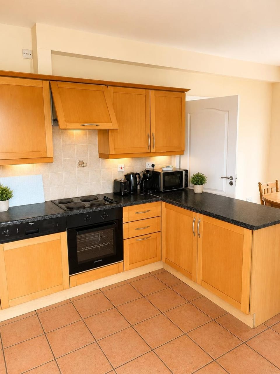 3 Bed Apartment in Galway Sleeps 5 with Balcony & Free Parking Apartment in Galway