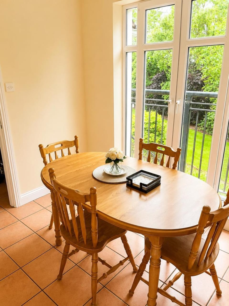 3 Bed Apartment in Galway Sleeps 5 with Balcony & Free Parking Apartment in Galway