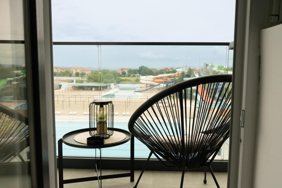 View (from property/room), Balcony/Terrace