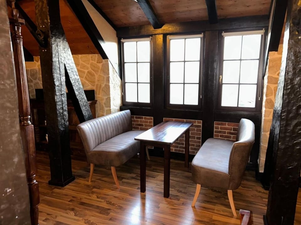 Ferienwohnung Gerichtsstube im Rittergut Leppersdorf Apartment in Dresden