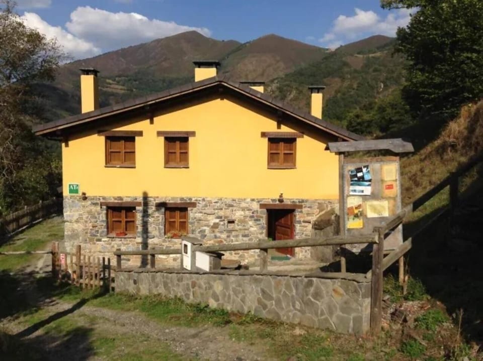 Mirador de Llananzanes Apartment in Asturias