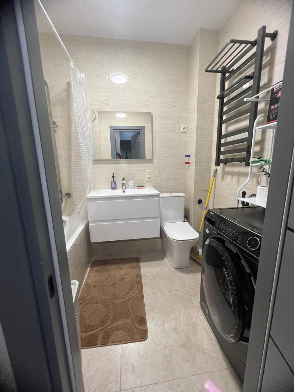 Shower, Toilet, Bathroom, Bath, towels