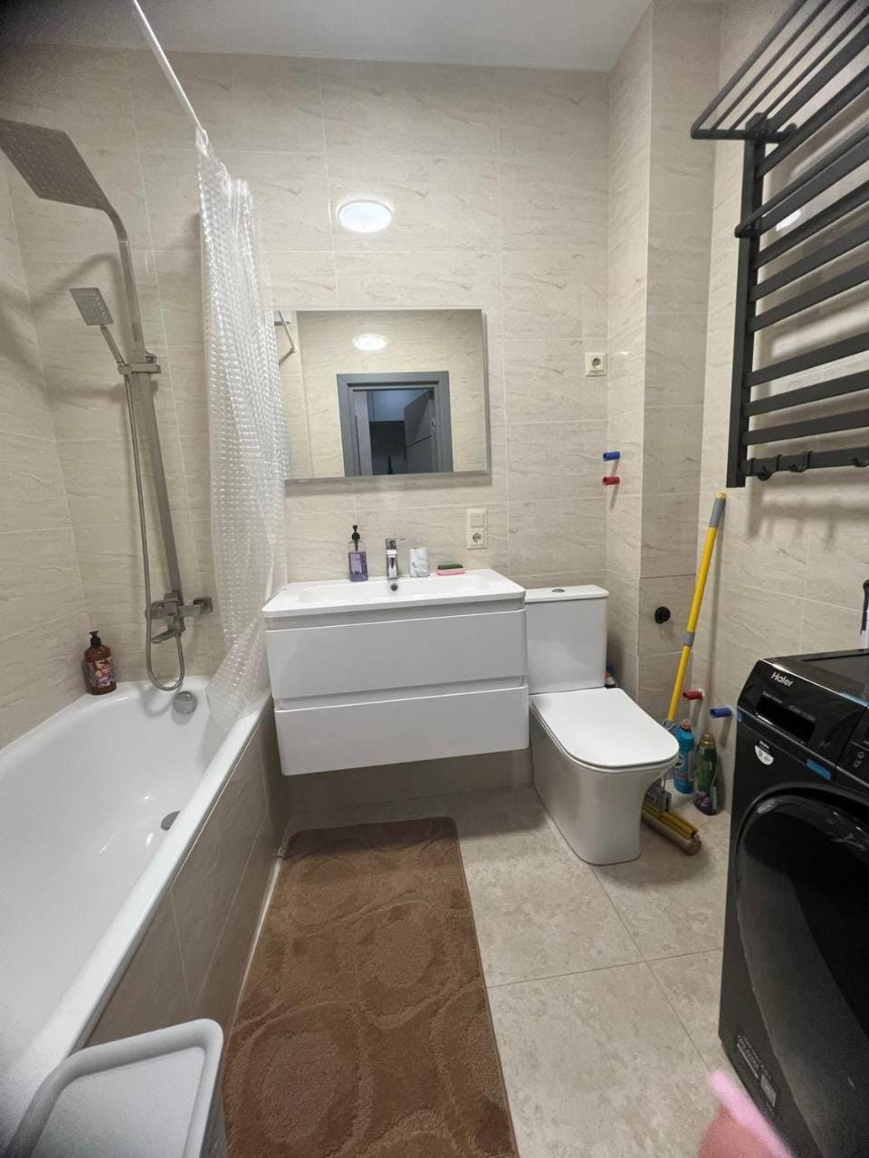 Shower, Toilet, Bathroom, Bath, towels