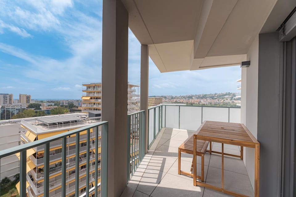 Property building, Patio, Day, Natural landscape, View (from property/room), Balcony/Terrace, Living room, Seating area, Dining area, City view