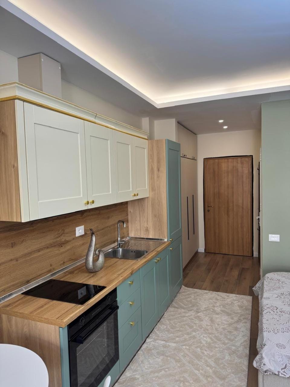 Kitchen or kitchenette, kitchen