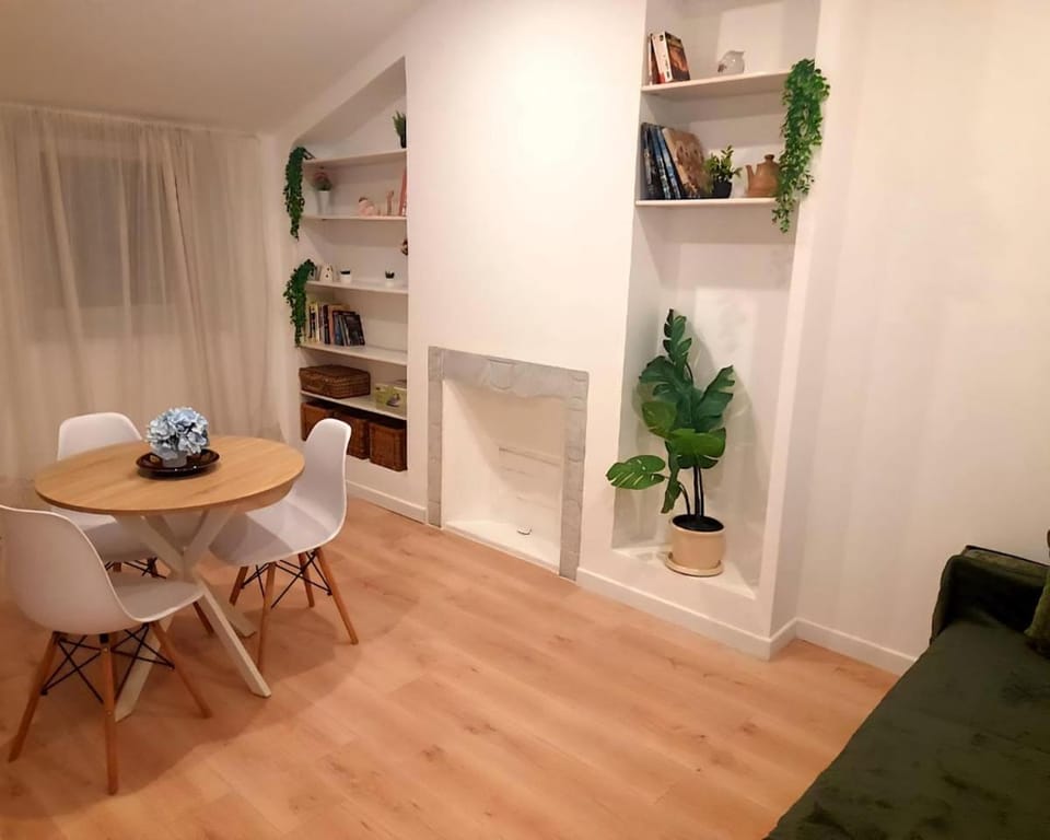 An apartment in the very center of the city for 8 guests Nearby are a tram stop and train station Apartment in Nice