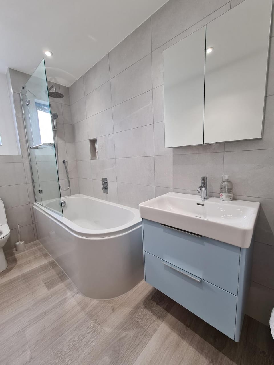 King size bedroom in a shared 2 bedroom flat Apartment in Cambridge