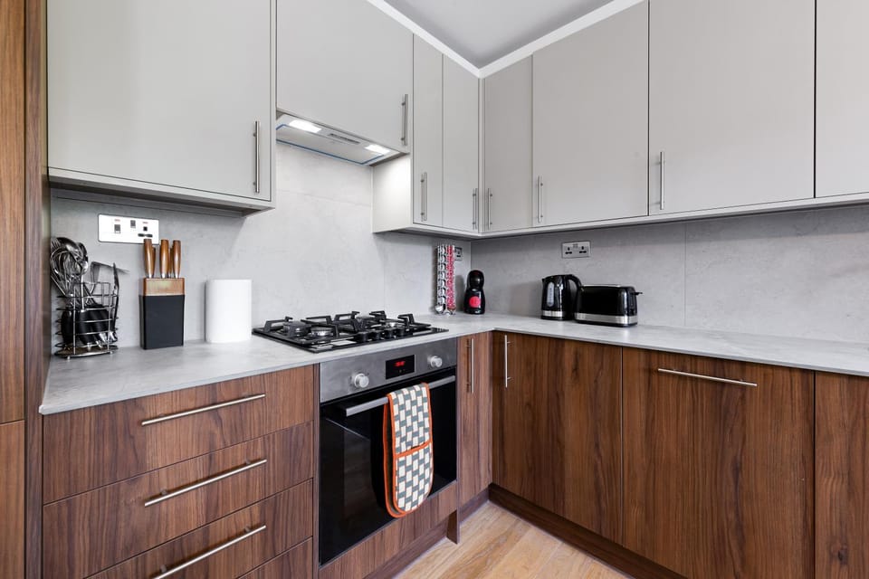 Kitchen or kitchenette, kitchen