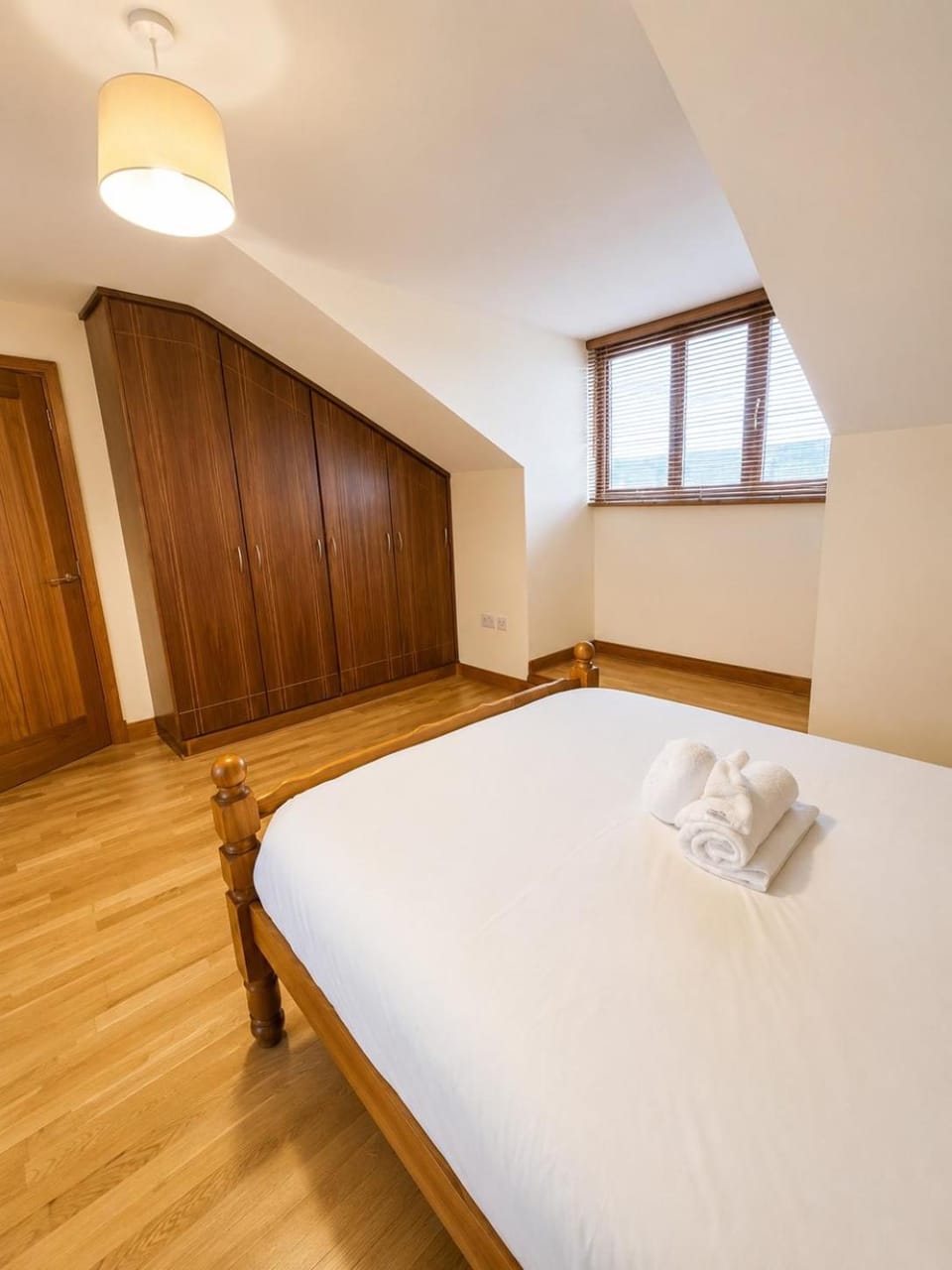 Stylish Apt 3 BR 5 min Galway City & Free Parking Apartment in Galway