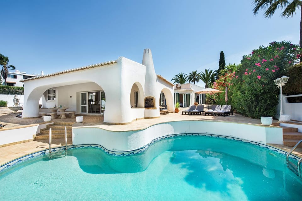 The beach house by Algarve Villa Holidays Villa in Guia