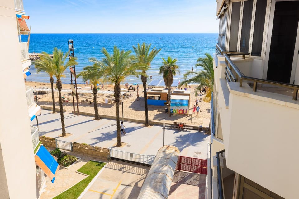 Capote Family Beachfront Rentalmar Apartment in Salou