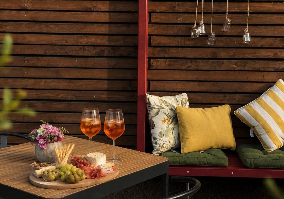 Garden, Seating area