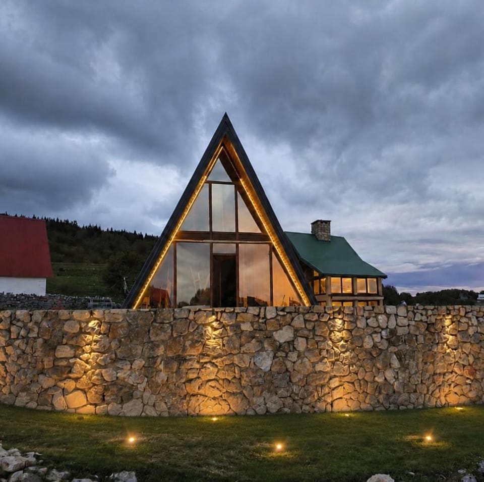 Falcon View Zabljak Villa in Montenegro