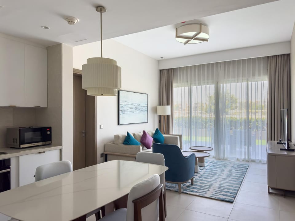 Living room, Dining area