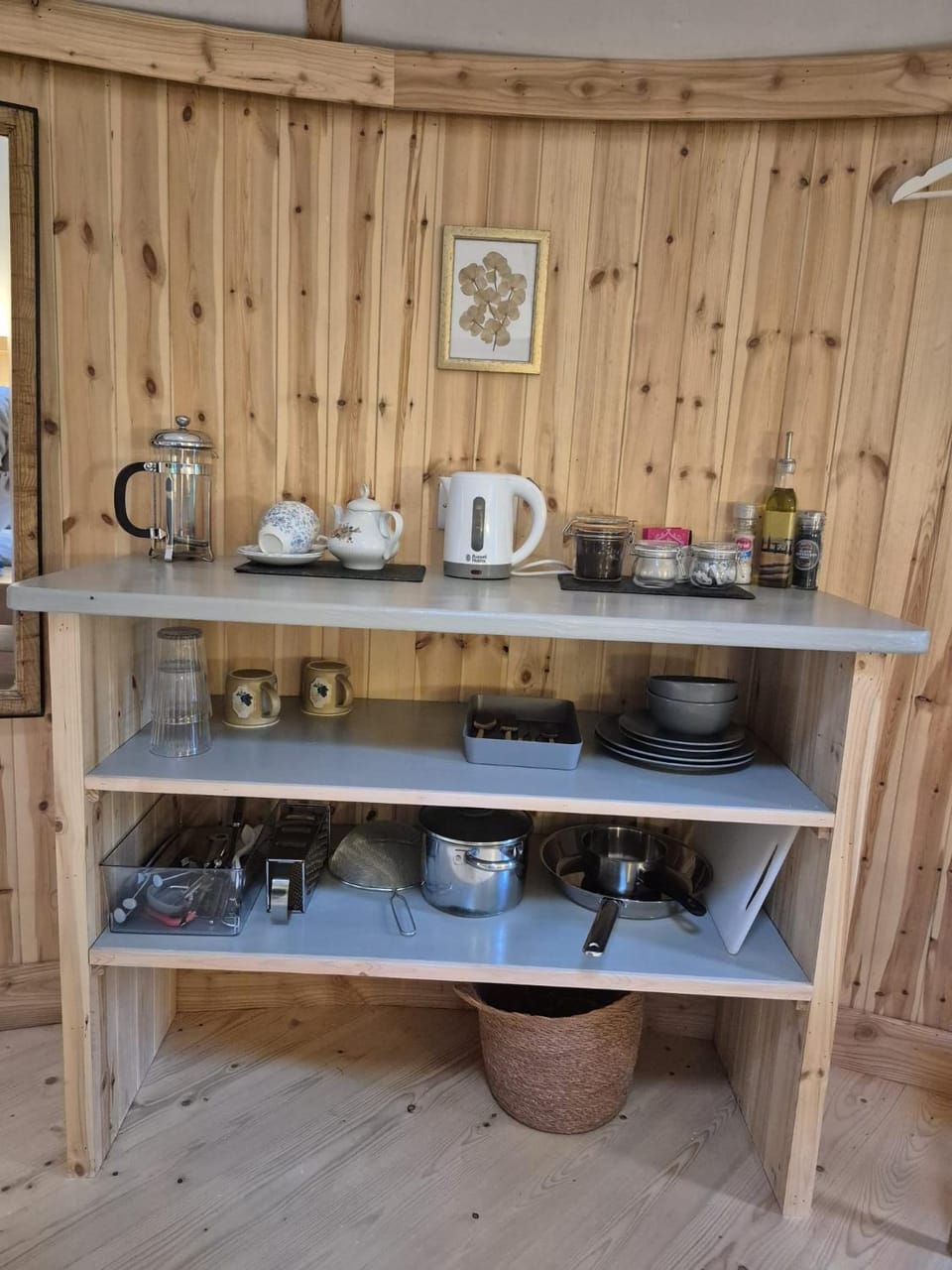 Cozy Retreat Sleeps 2 with Hot Tub & Pets Ok House in County Kerry