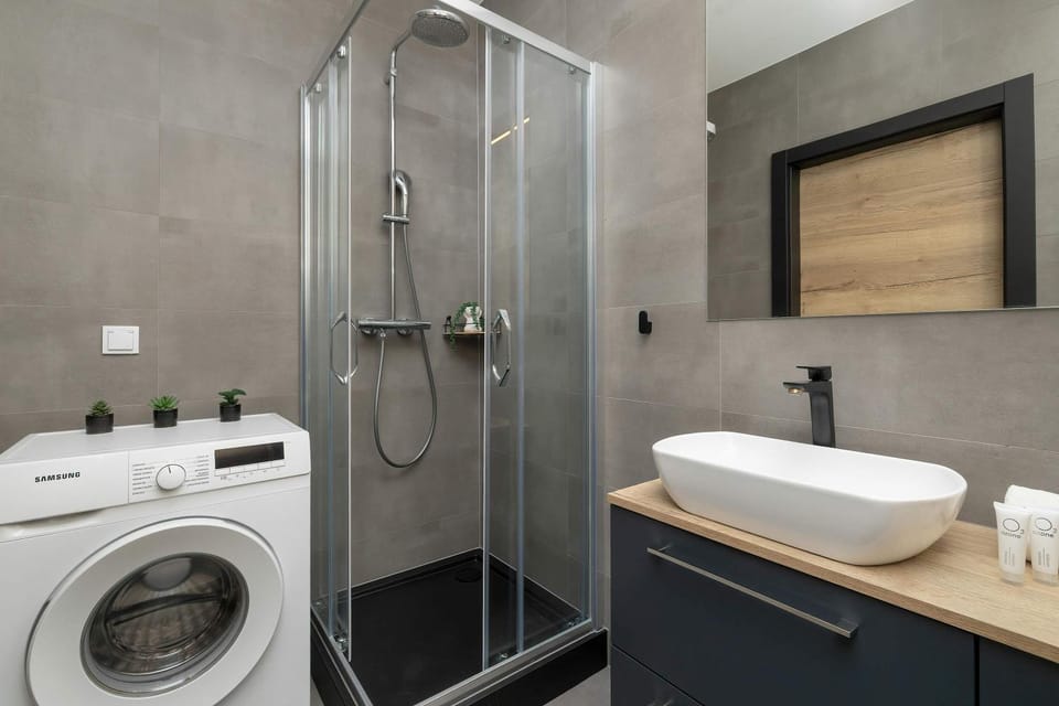 Shower, Bathroom, washing machine