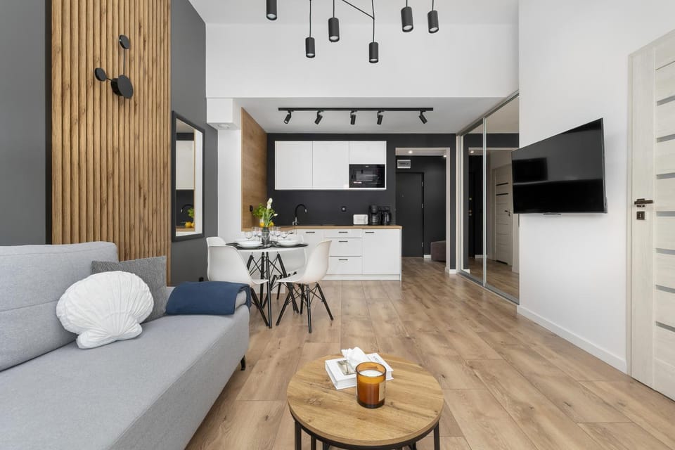 TV and multimedia, Kitchen or kitchenette, Living room, Seating area, Dining area
