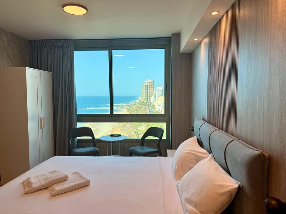 Bed, Photo of the whole room, Sea view