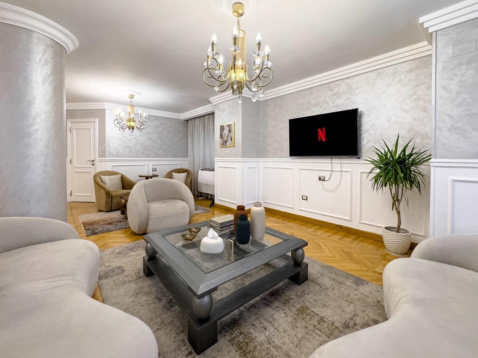 Communal lounge/ TV room, Living room, Seating area