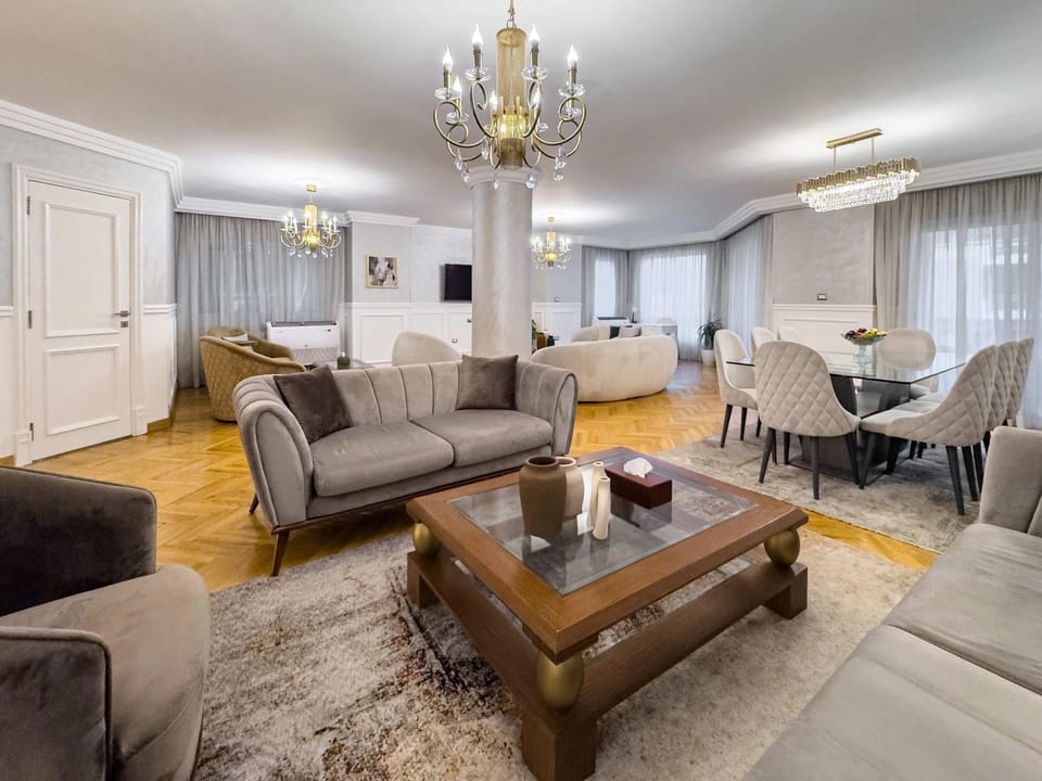 Living room, Seating area
