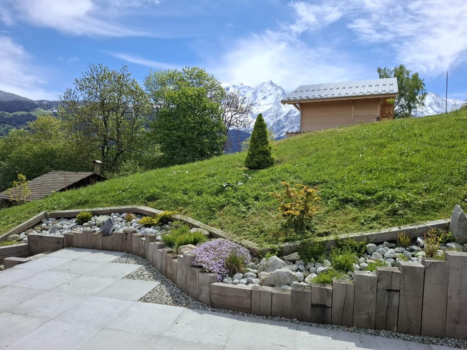 Garden, Mountain view