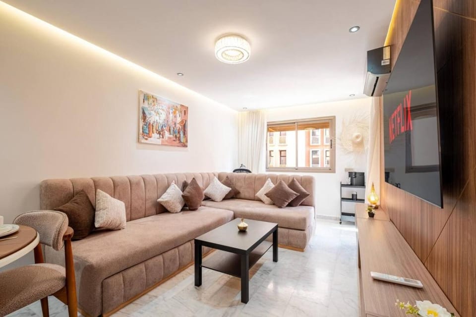 Communal lounge/ TV room, TV and multimedia, Living room, Evening entertainment