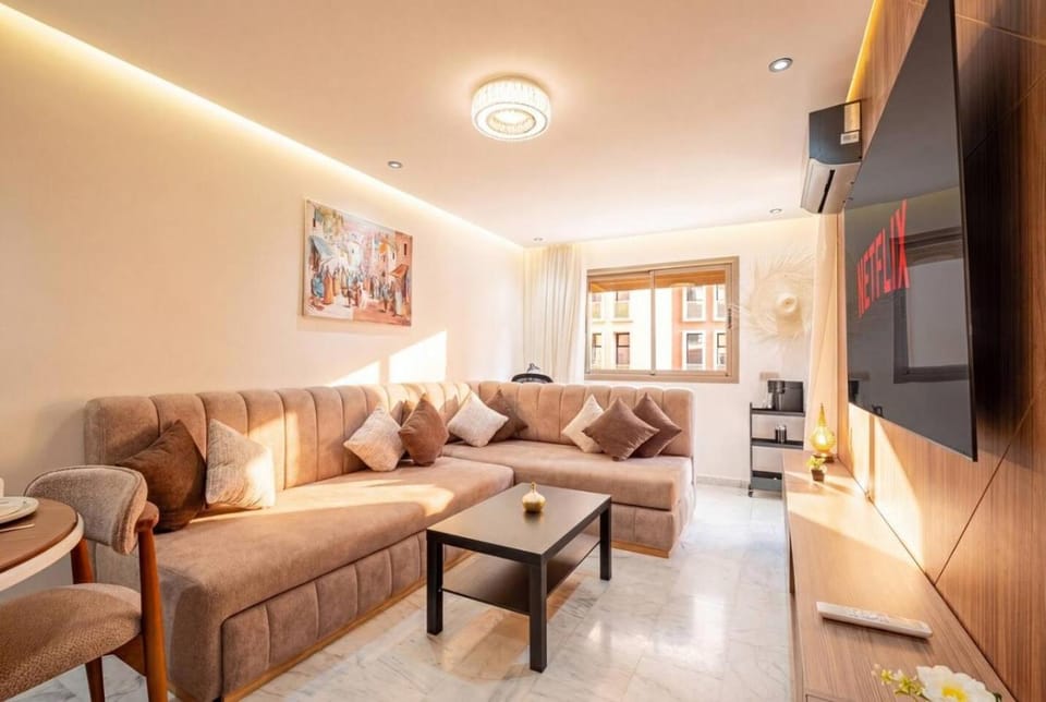 Communal lounge/ TV room, TV and multimedia, Living room, Seating area, Evening entertainment
