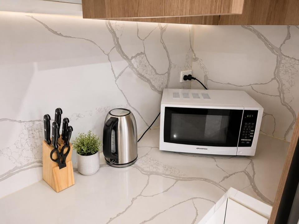 Modern Private Granny Flat Free Parking Apartment in Sydney