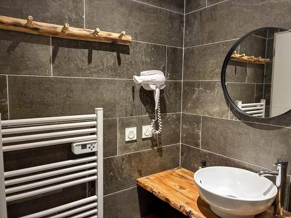 Bathroom, Public Bath