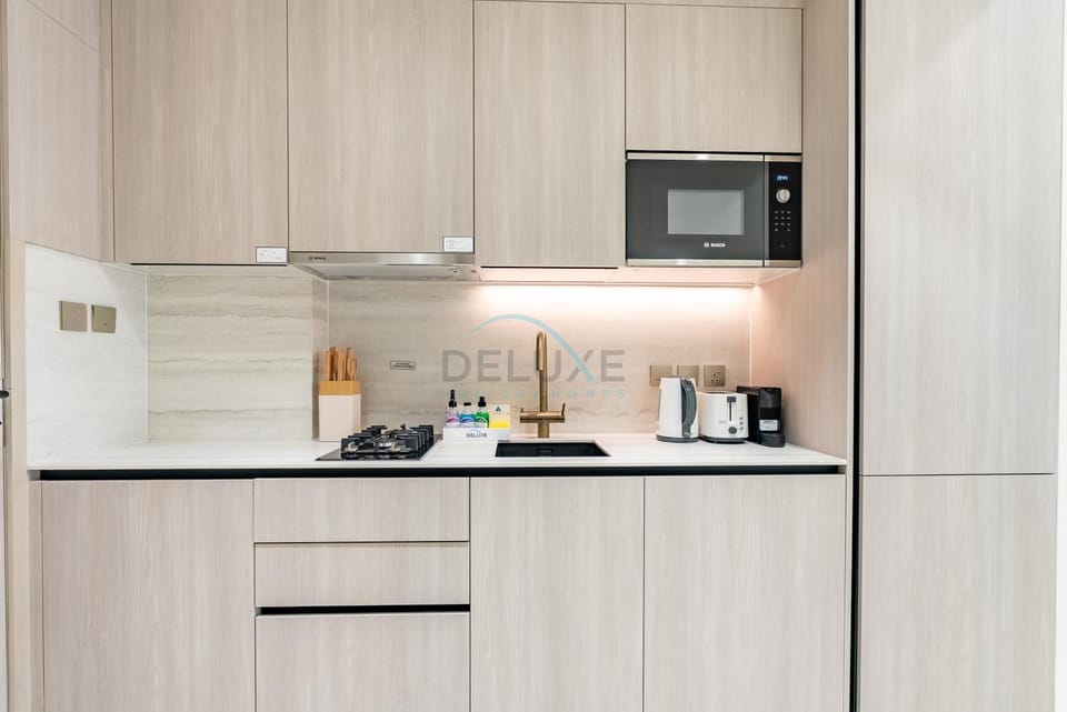 microwave, toaster, kitchen