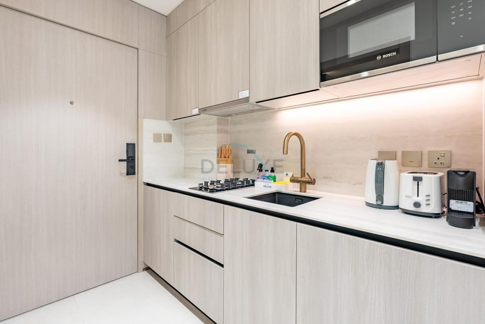 microwave, stove, toaster, kitchen