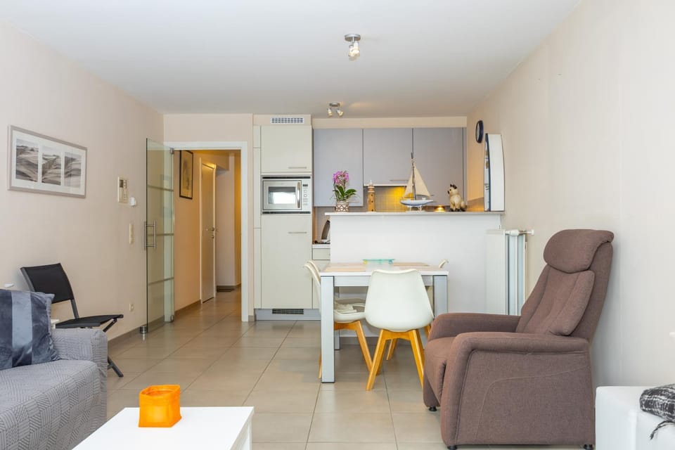 LECOMTE - Coastal Sunshine 052 Apartment in Ostend