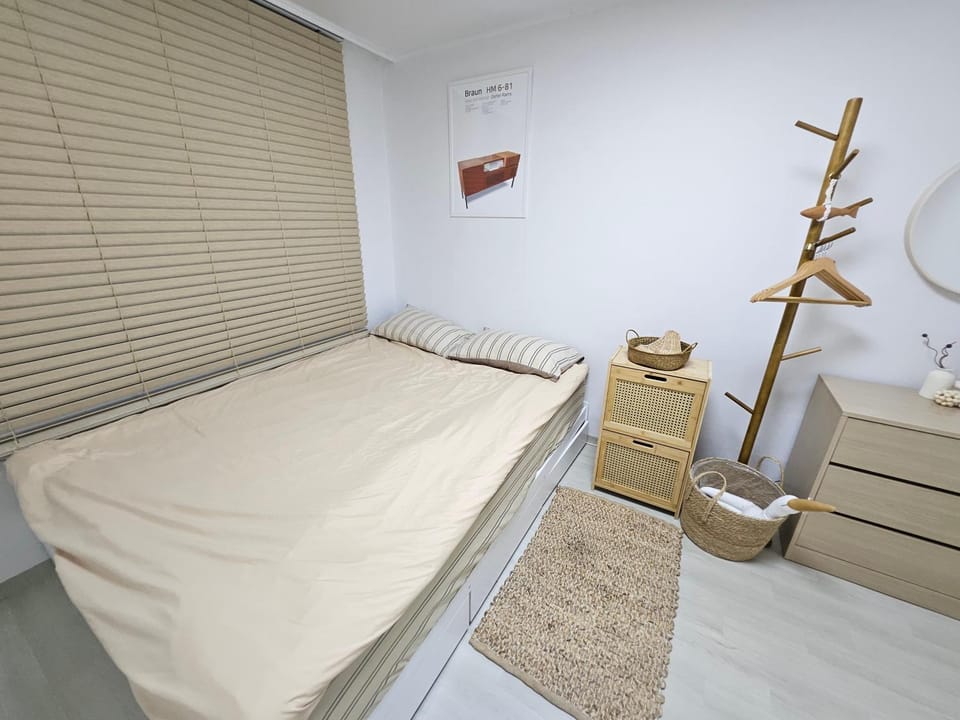 #프라이빗 정숙한 숙소 #성신여대입구역 도보3분 #짐보관 #5박이상 조식 Apartment in Seoul