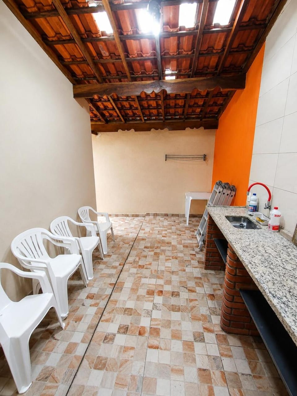 Casa de praia com piscina e churrasqueira para 14 pessoas House in Itanhaém