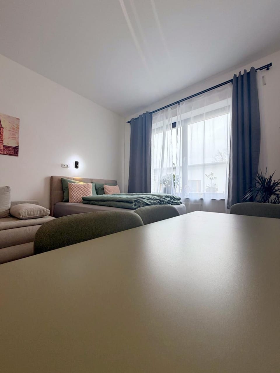 Bed, Seating area, Bedroom