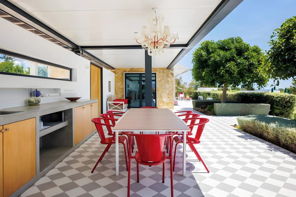 Property building, Kitchen or kitchenette, Living room