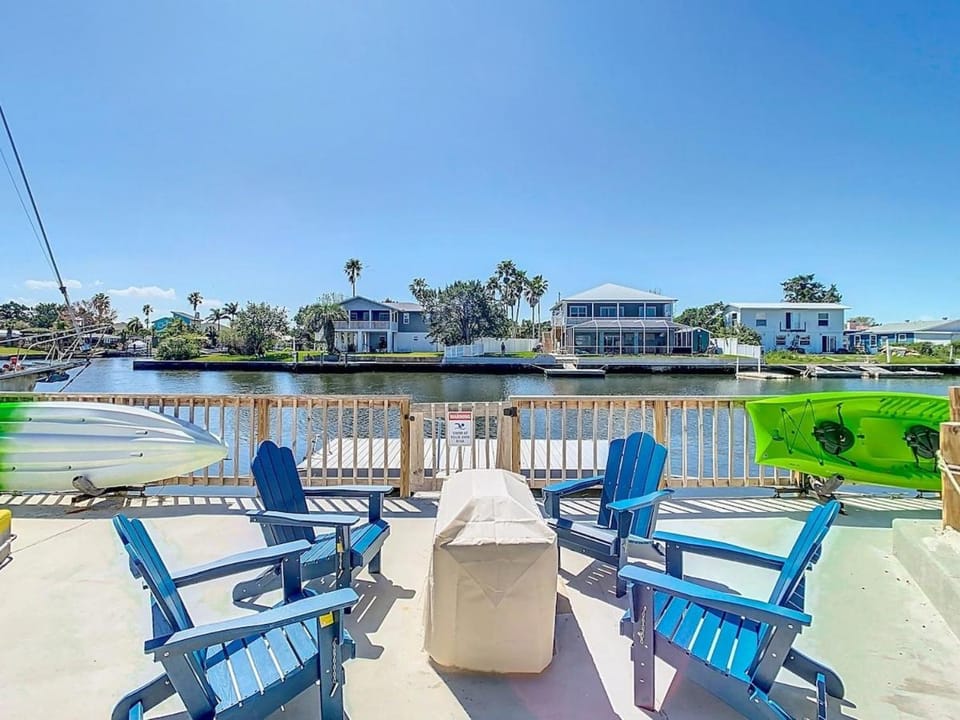 Waterfront Paradise Dock Kayaks Beach Heated Pool House in Hernando Beach