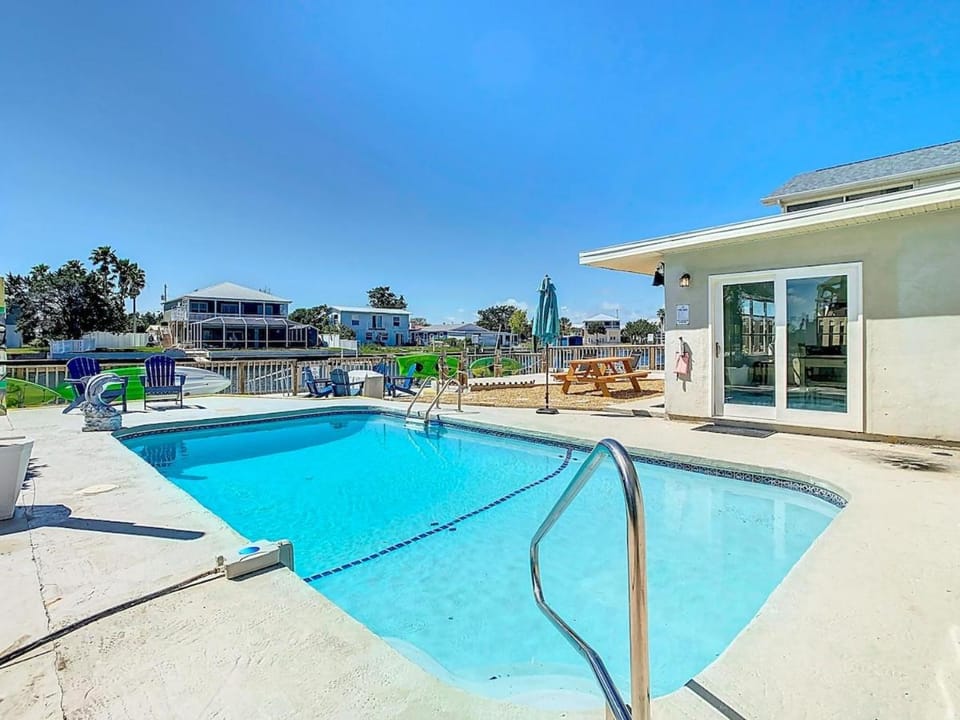 Waterfront Paradise Dock Kayaks Beach Heated Pool House in Hernando Beach