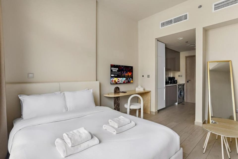 Bed, TV and multimedia, Photo of the whole room, internet, air conditioner