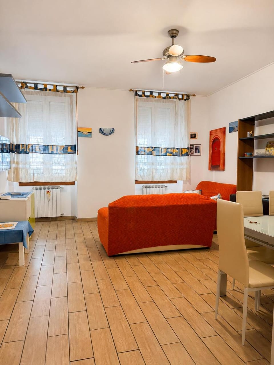 Living room, Photo of the whole room, Seating area, Dining area, Bedroom