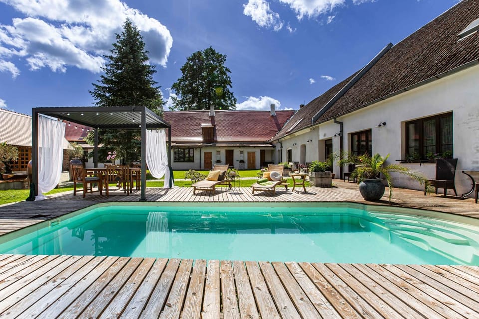 Swimming pool, Swimming pool