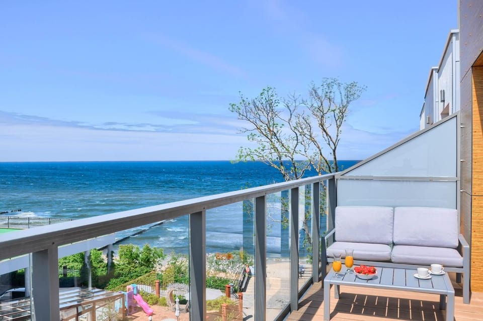 Patio, Day, Natural landscape, View (from property/room), Balcony/Terrace, Living room, Seating area, Sea view
