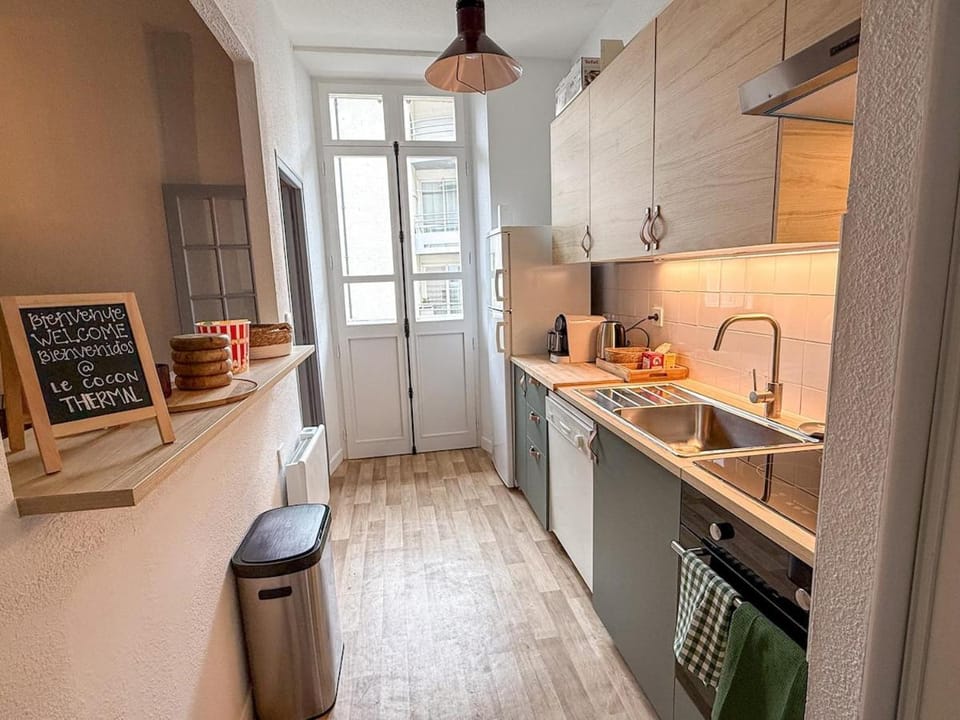 Kitchen or kitchenette, kitchen