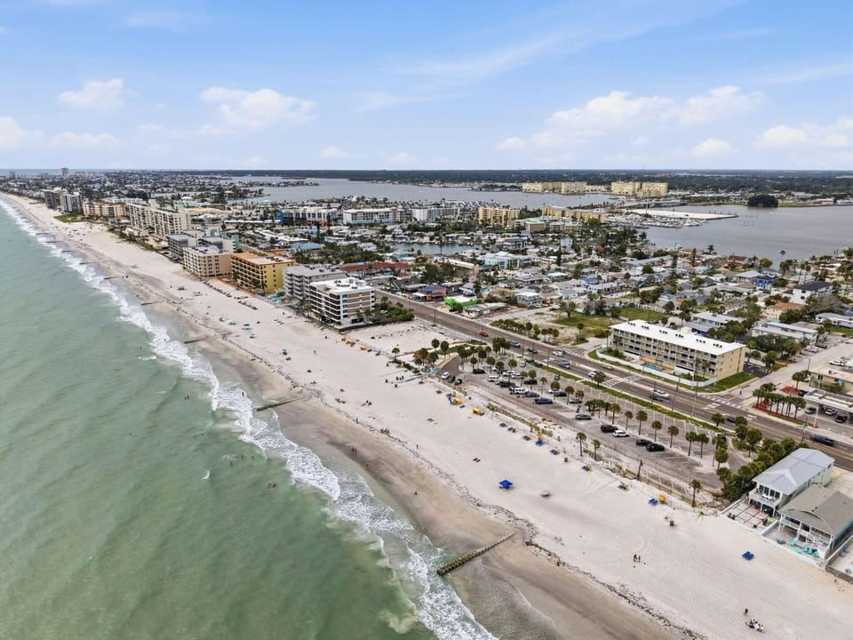 Sunset Paradise House in Madeira Beach