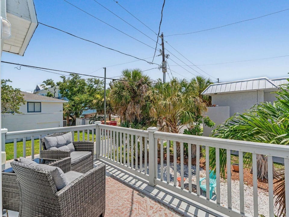 Beach Blast Retreat House in Indian Rocks Beach