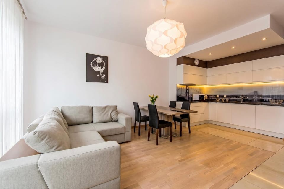 Kitchen or kitchenette, Living room, Seating area, Dining area
